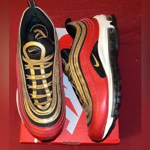 Great Stylish Sneaker